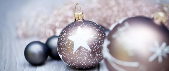 Trendige Weihnachtskugeln